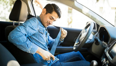 La Storia Affascinante dei Sistemi di Sicurezza delle Auto: Quanto Abbiamo Fatto per Tenerti al Sicuro